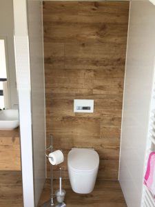 WC in Holzoptik